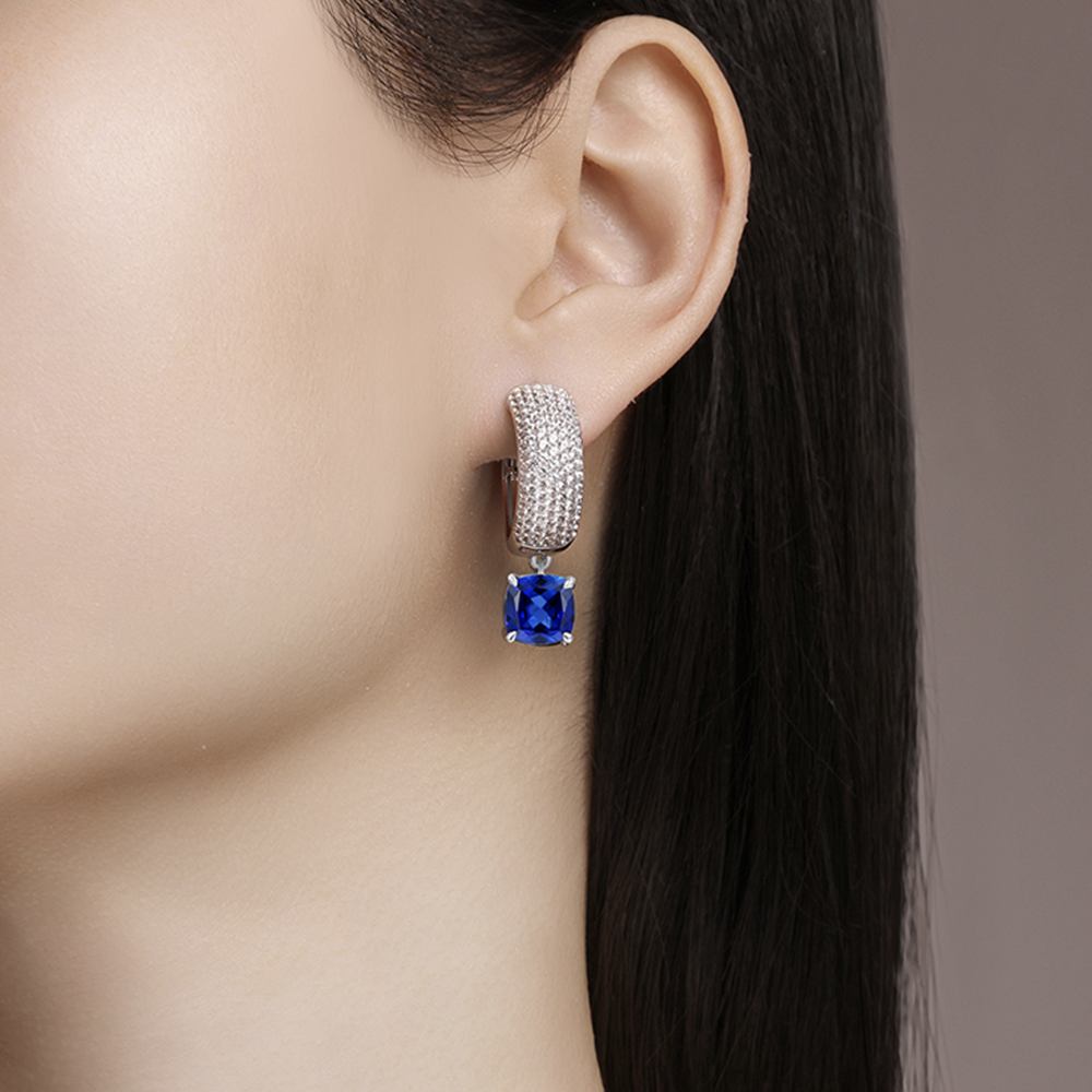Royal blue Sapphire ER0100A00LL